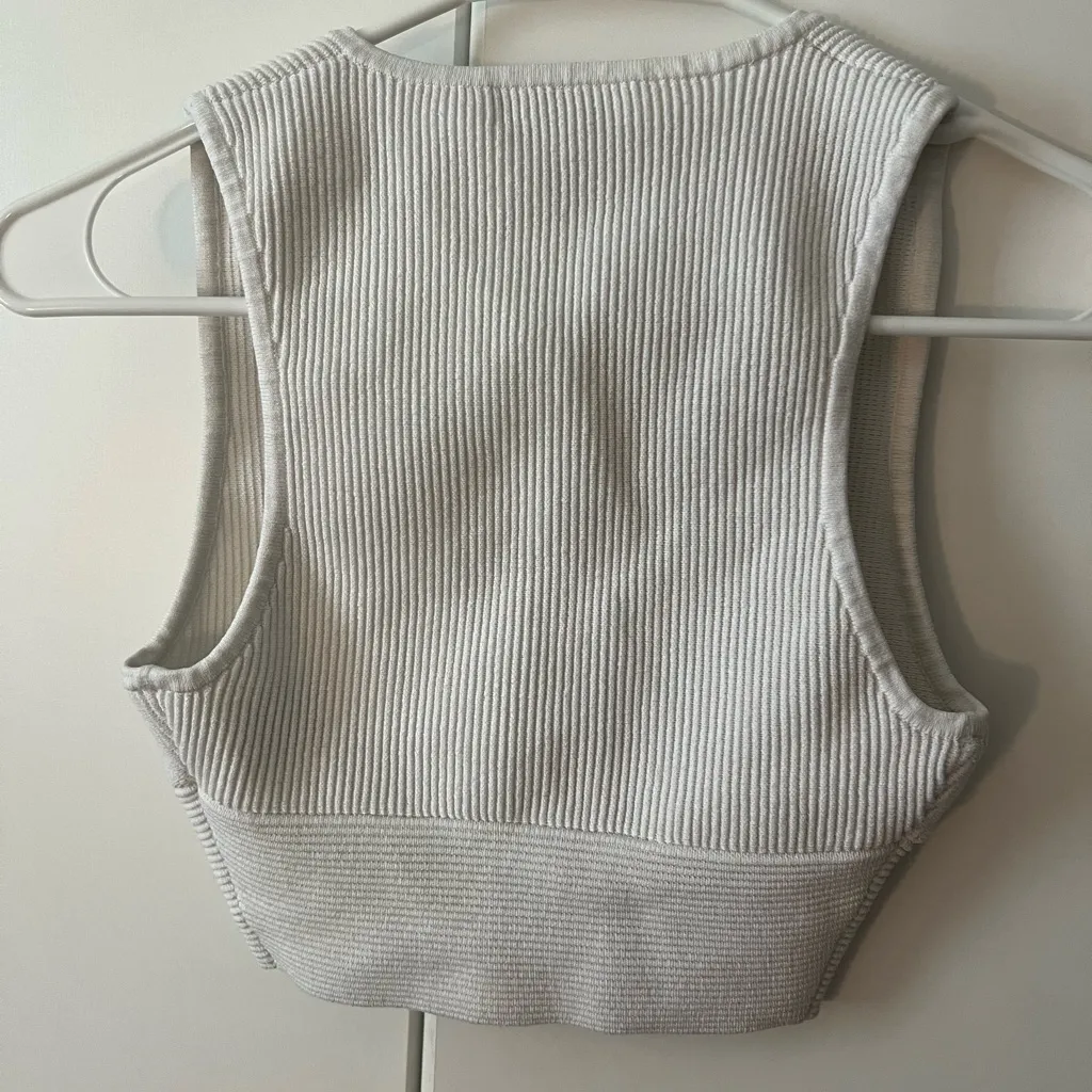 Aritzia Babaton sculpt knit deep v tank white - Image 2