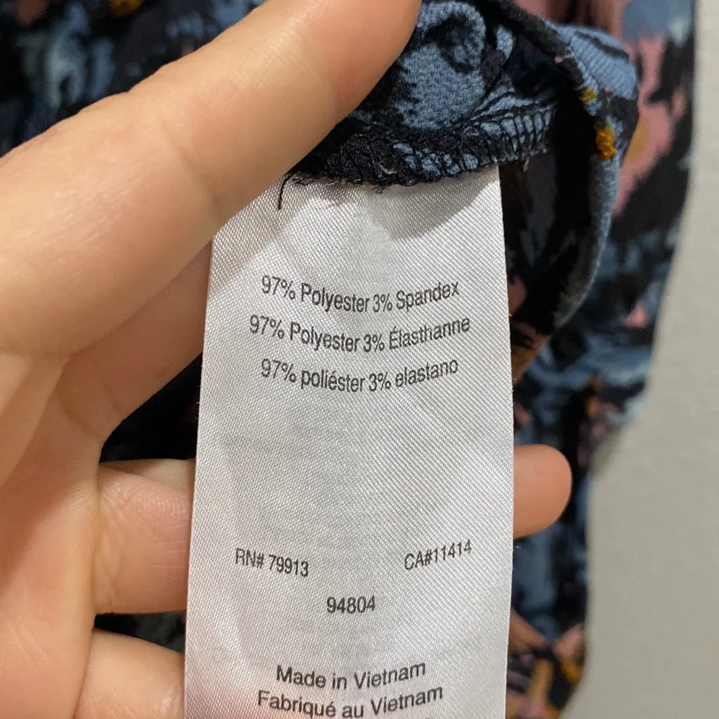 Motherhood Maternity Black Floral 3/4 Sleeve Blouse Size M - Image 3