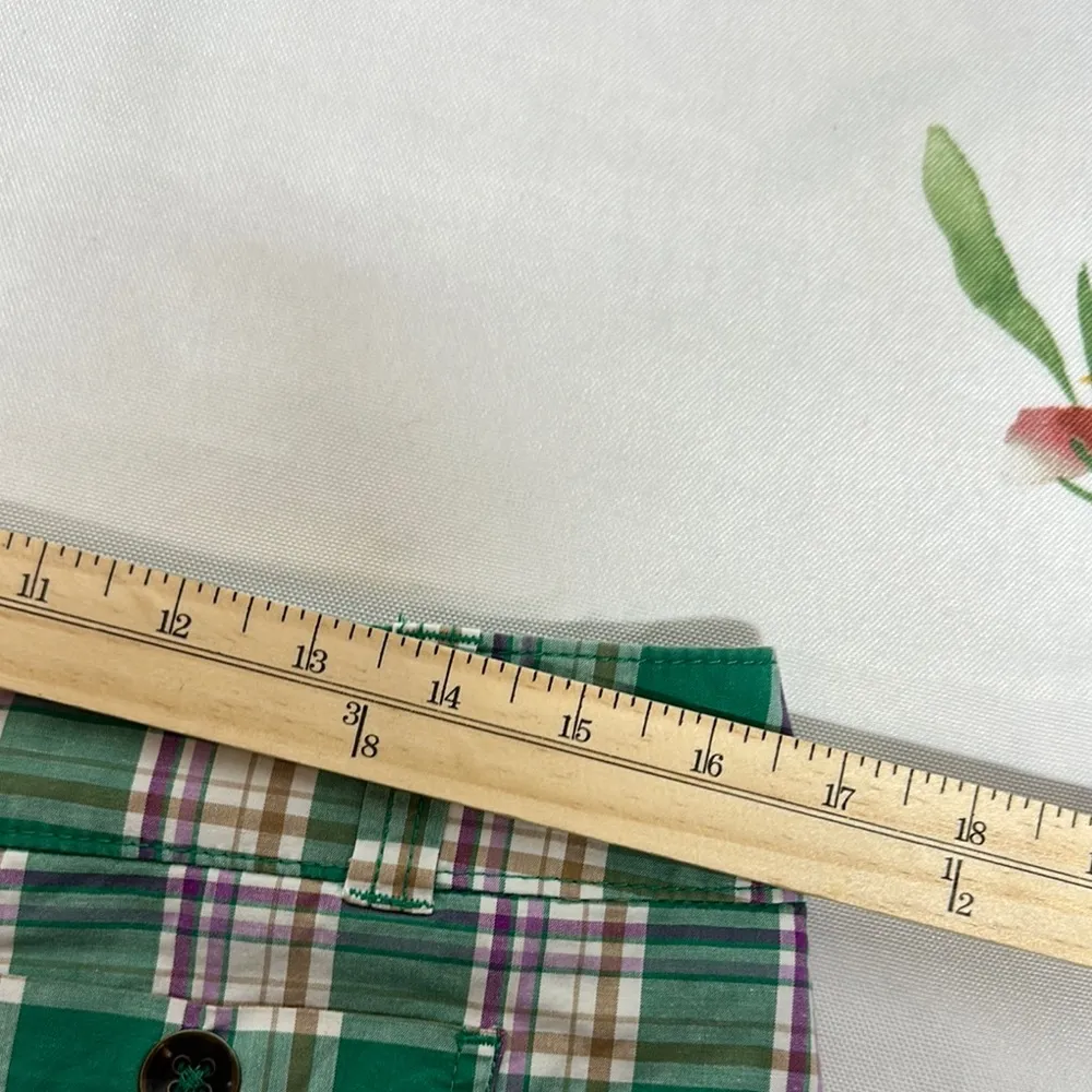 New York & Company Green and Purple Plaid Shorts Size 8 - Image 7