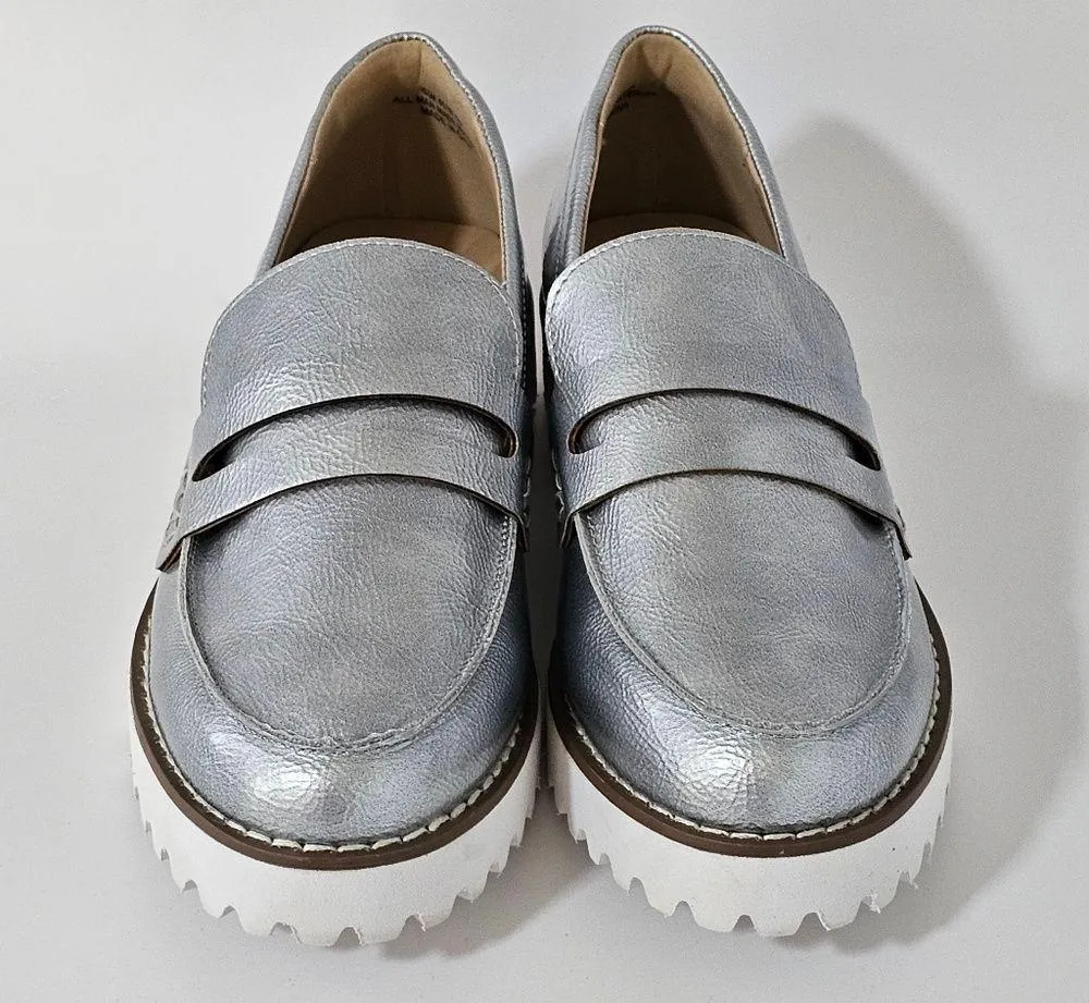 Cato Silver Patent Faux Leather Pebbled Lug Dole Loafers Size 6½ - Image 6