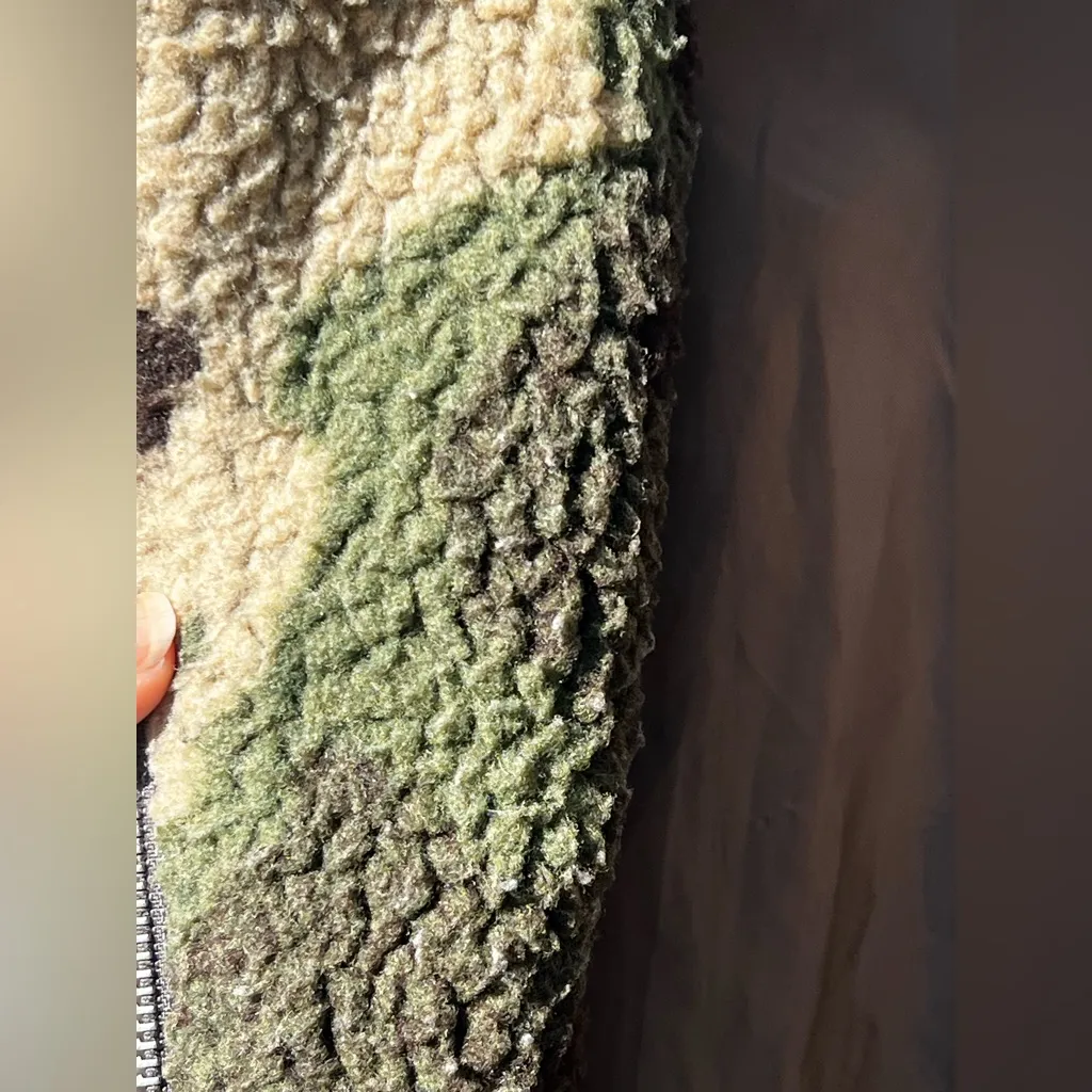 Easel Camouflage Sherpa Jacket - Image 11