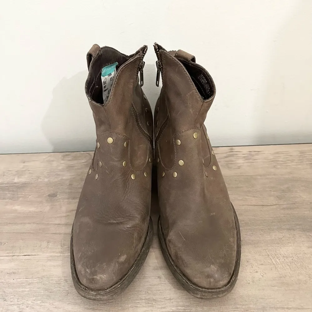 Born Perez Western Cowboy Ankle Boots Bootie Leather Brown 8.5 Gold Stud Zip - Image 2