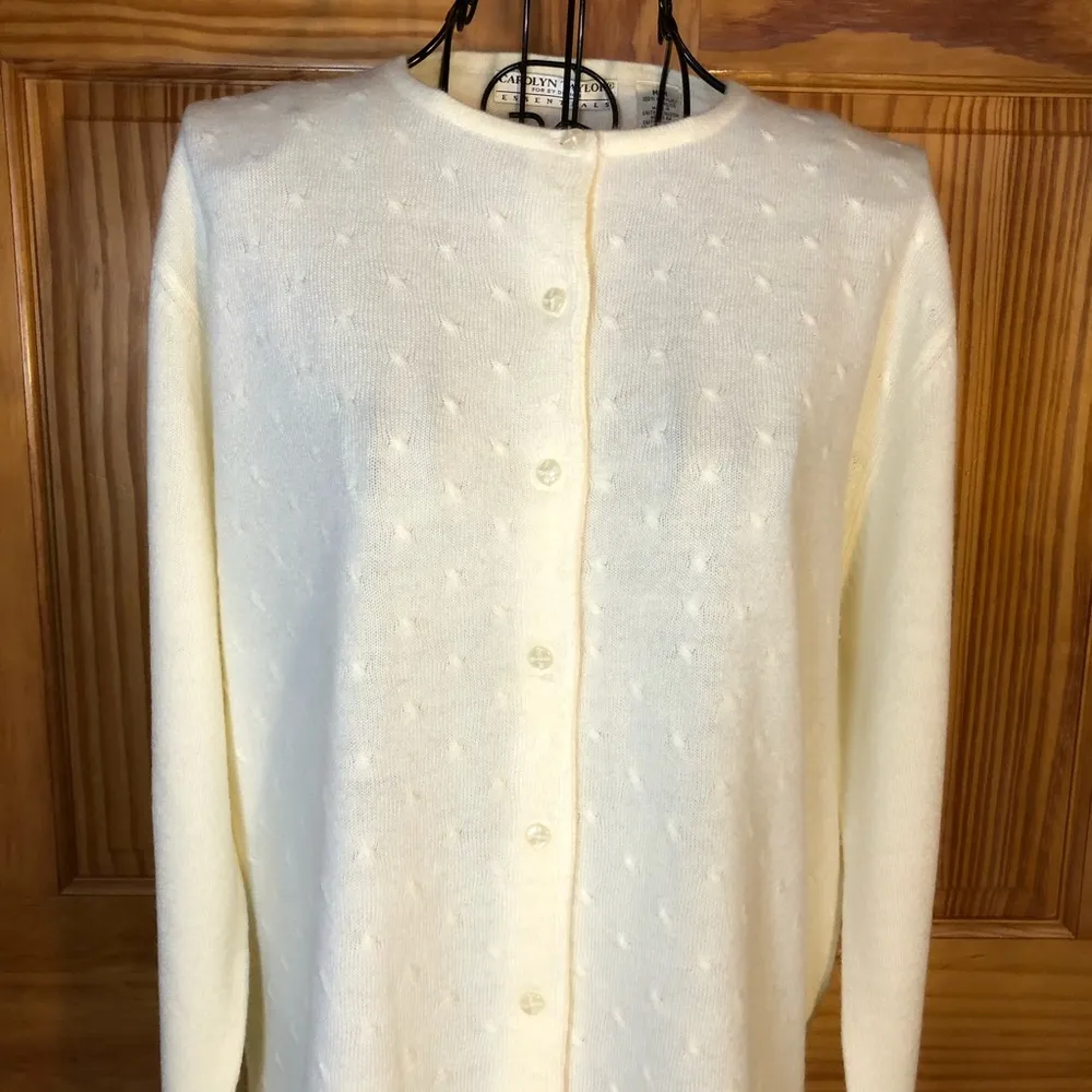 Carolyn Taylor Button Front Cardigan Sweater Cream Size Medium - Image 2
