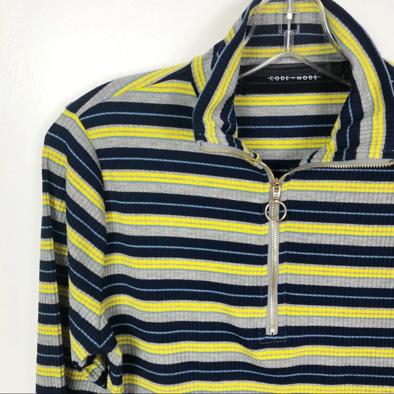 Code X Mode Striped Mock Neck Zip Front Top Yellow Women’s Size Medium - Image 4