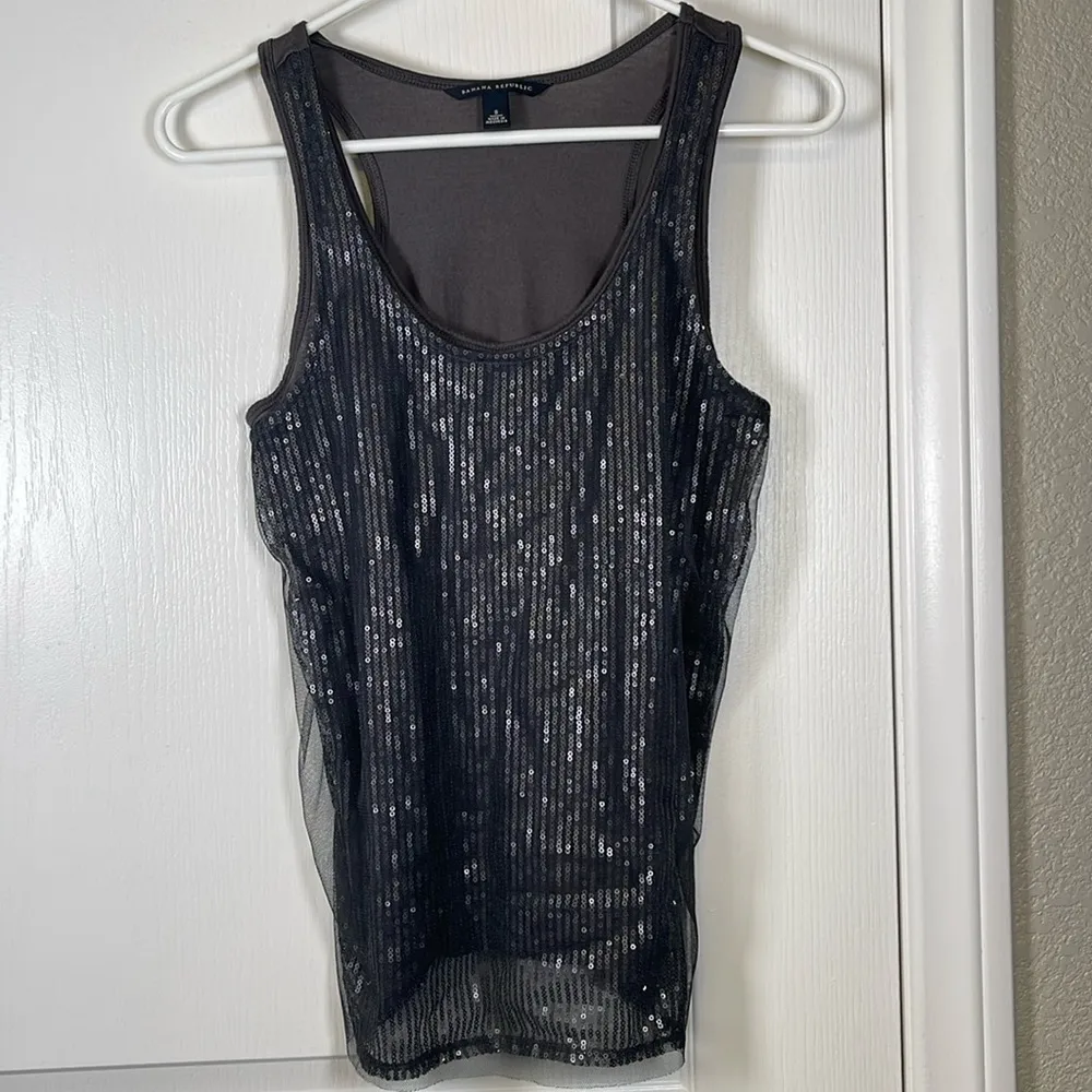 Banana Republic Gray Sequin Sleeveless Blouse Tank Top Size Small EUC #6197 - Image 2
