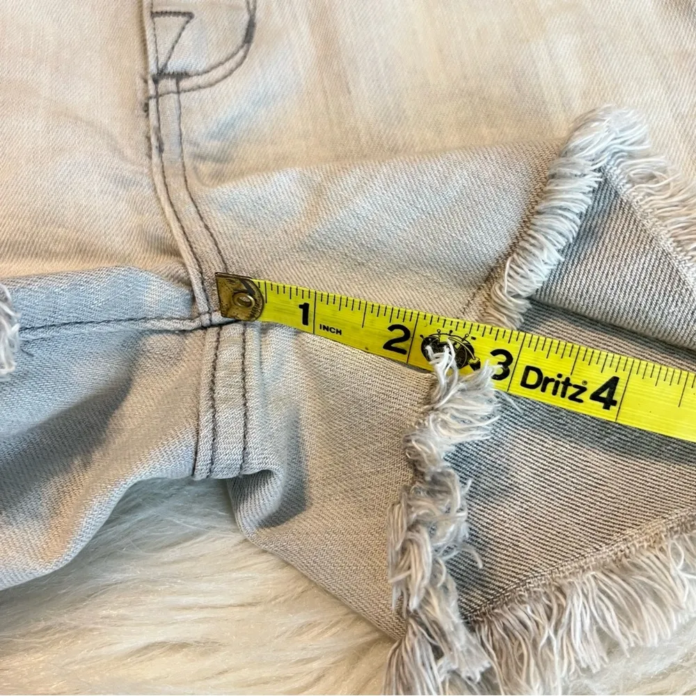 Rock & Republic Pixie Light gray Denim Jean Shorts Size 2 Stud Zipper Details - Image 4