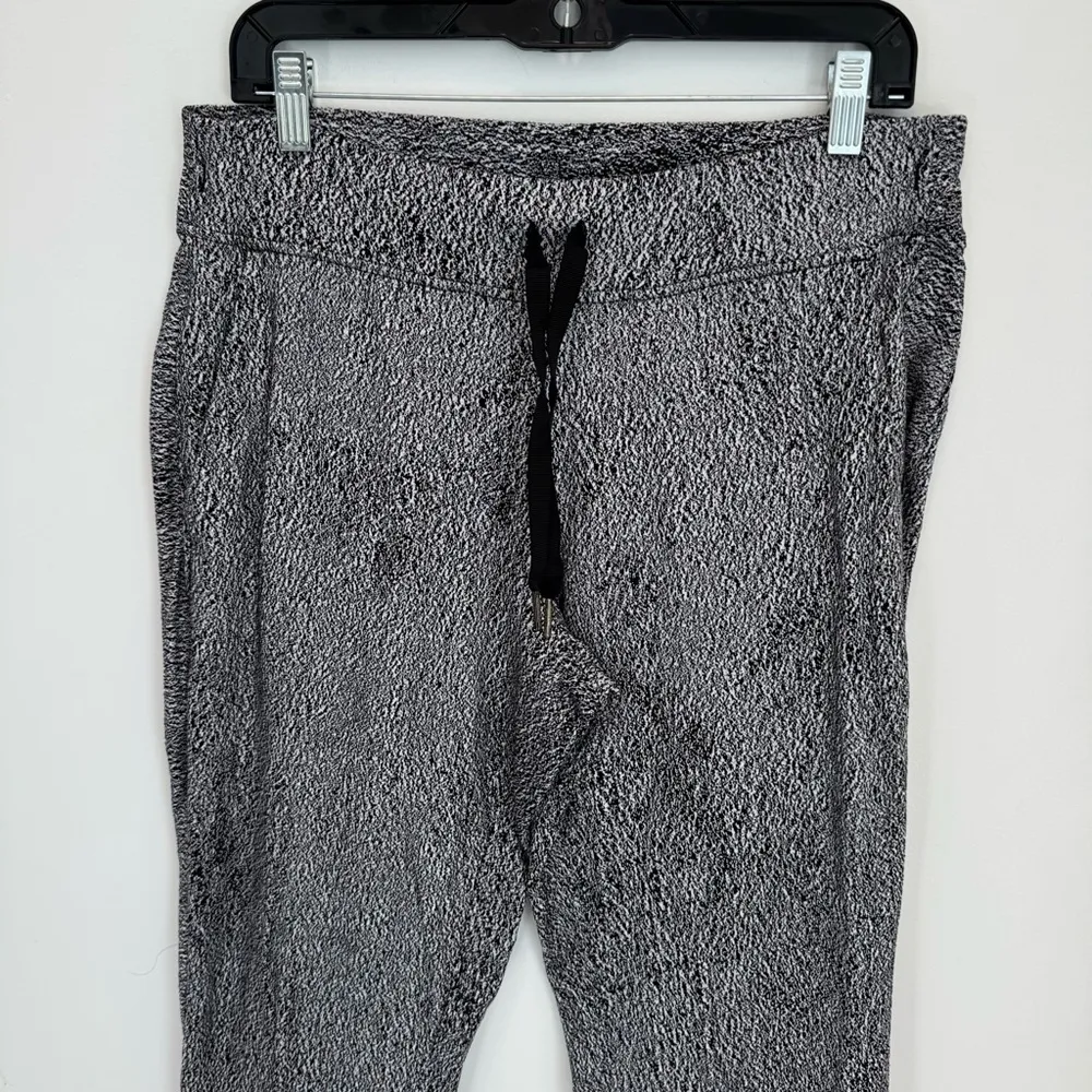 Lululemon Ready To Rulu Pant Running Luon Spray Jacquard White Black size 10 - Image 4