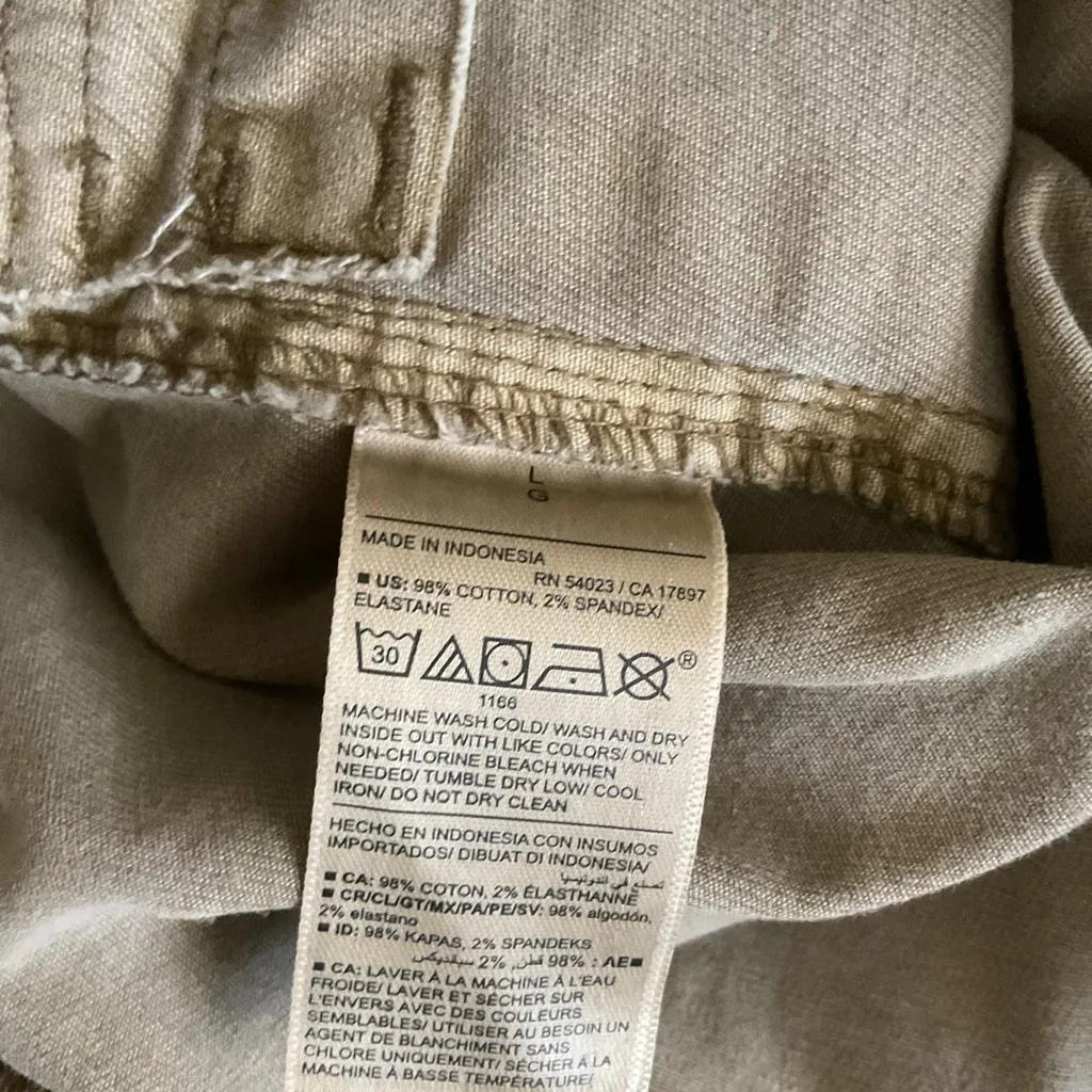 Old Navy Tan Cotton Blend Patch Pocket Shorts Size Large - Image 5