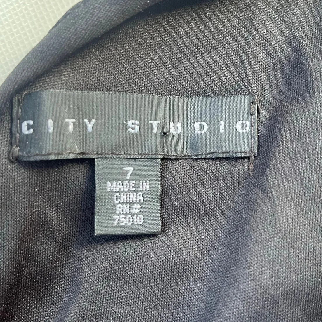 City Studio Sequin Lace Crop Womens Top Sz 7 Y2K Fairy Whimsigoth Holiday Formal Black - Image 10