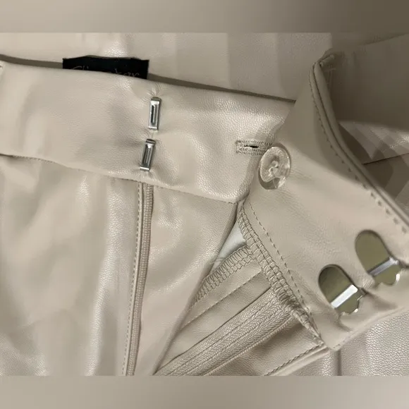 Shinestar High Waist Faux Vegan Leather Beige Shorts. Size L NWT‎ - Image 5