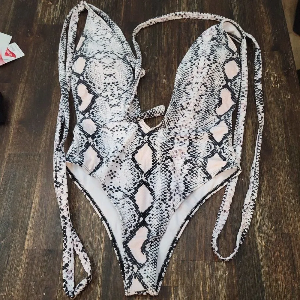 New Womens Super Sexy Snakeskin Print Plunge Neck One Piece Swimsuit Size Medium Gray - Image 4