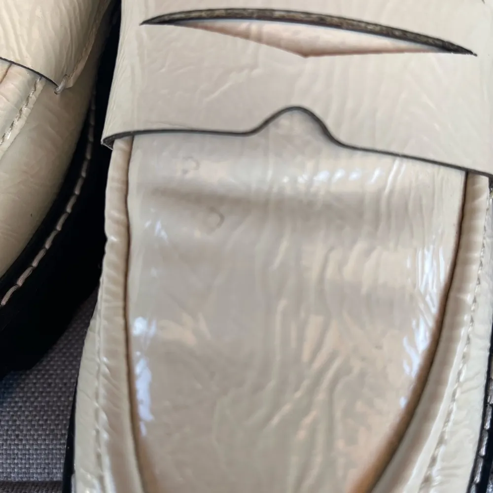 Franco Sarto Cream Loafers Size 8 - Image 4