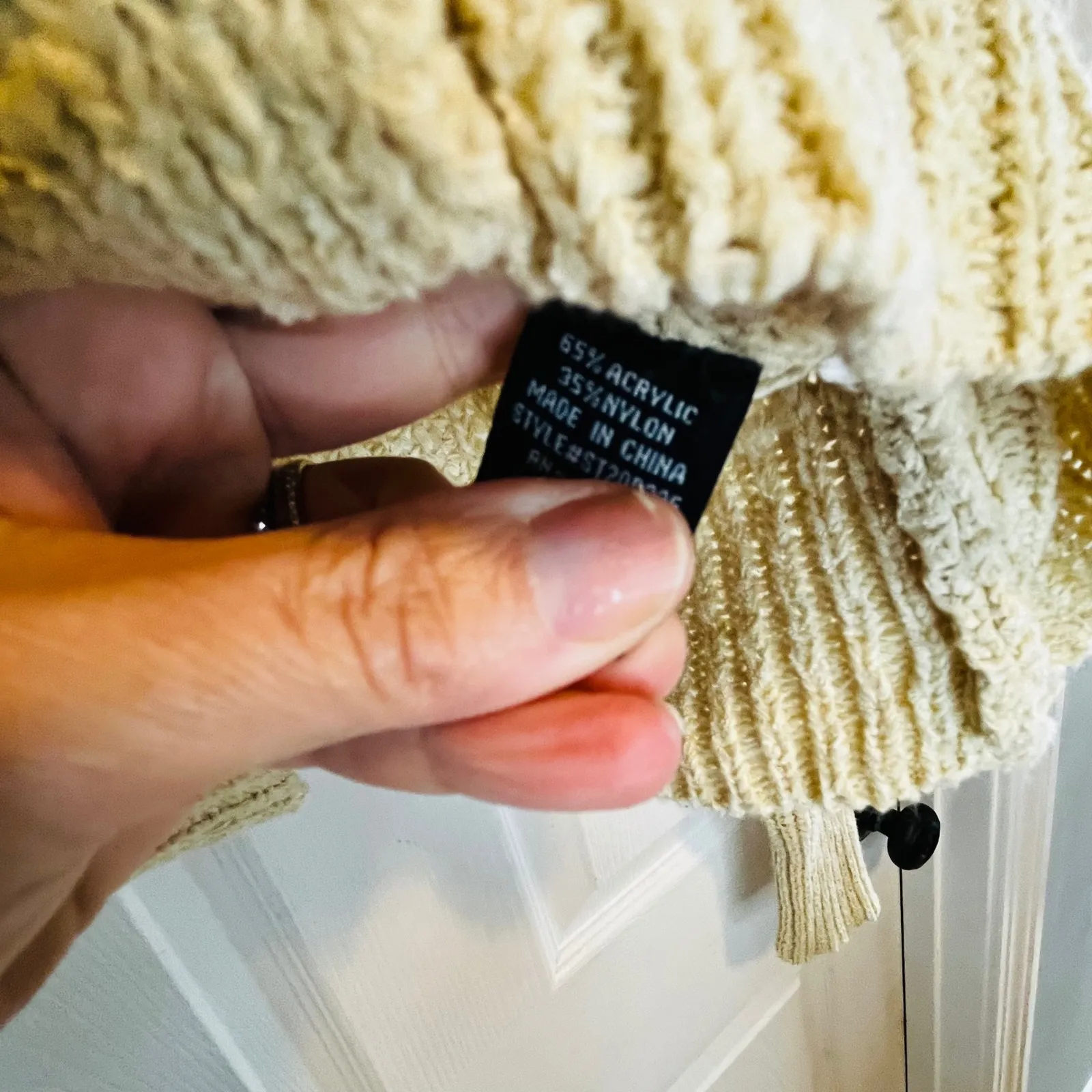 Moon and Madison Beige Knit Cropped Cardigan Button Up Sweater M CleanGirl Tan Size M - Image 4