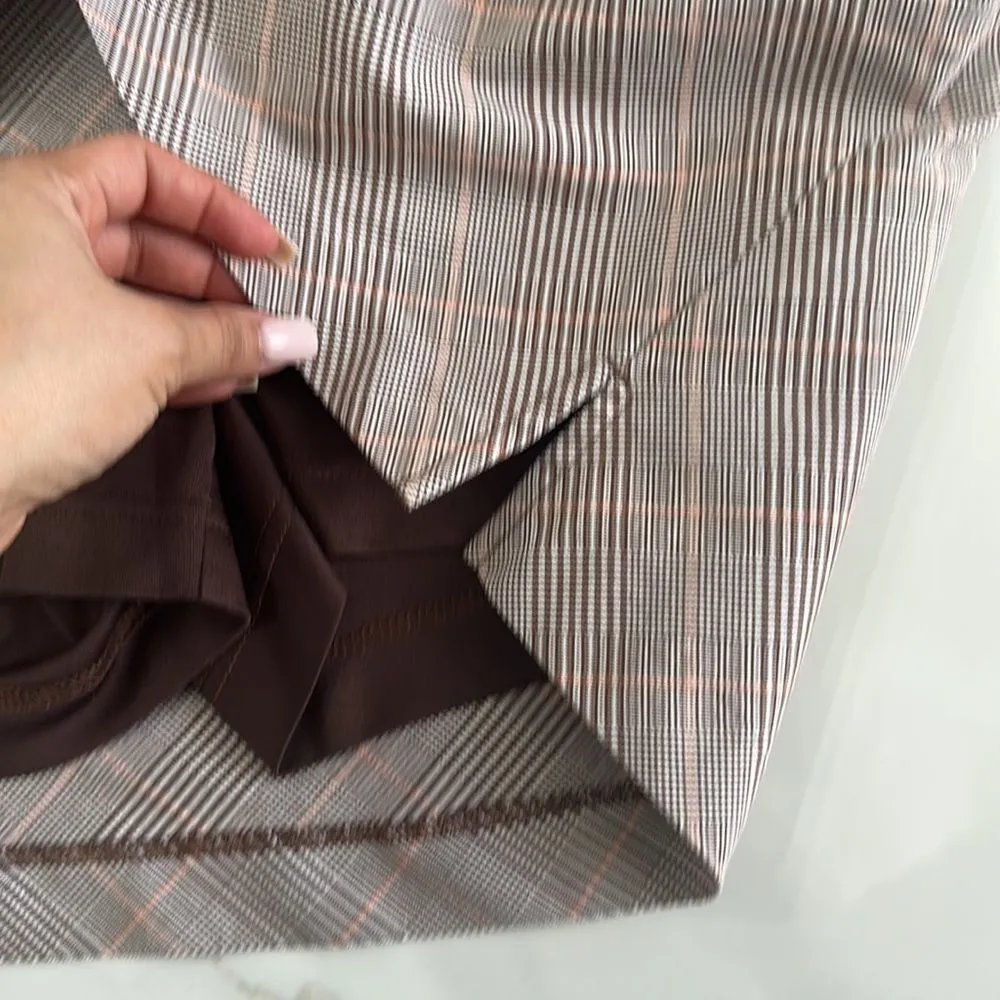 Sports Plaid Skirt/Shorts Gray/Brown/Pink Size 6 - Image 4