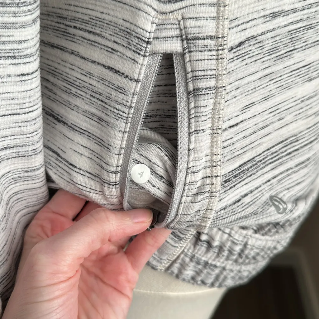 Lululemon Think Fast Hoodie in Space Dye Camo White Multi / Silver Spoon - Image 4