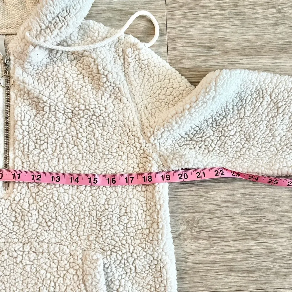 Cream Hooded Quarter Zip Fuzzy Sherpa Sweater Hoodie Size Medium - Image 6
