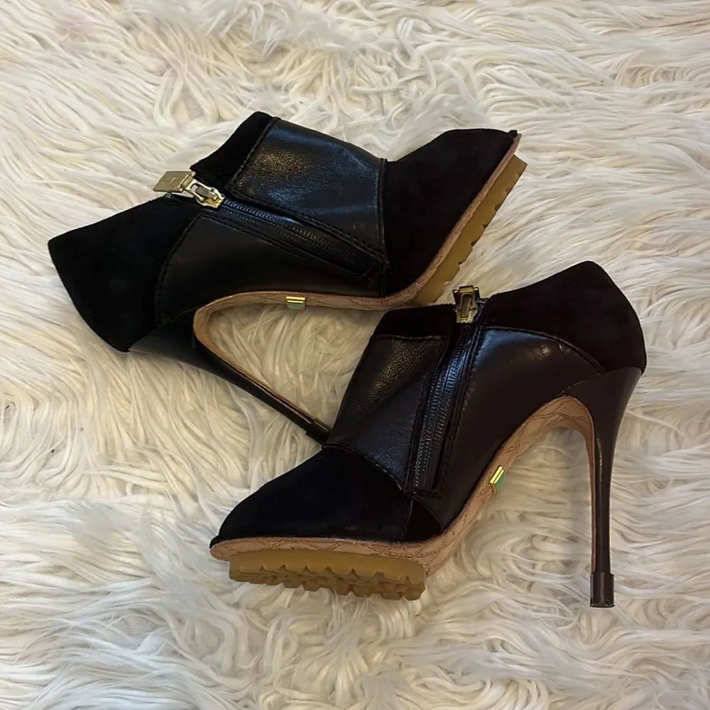 L.A.M.B. Black Suede Leather Peep Toe Pumps - Image 3