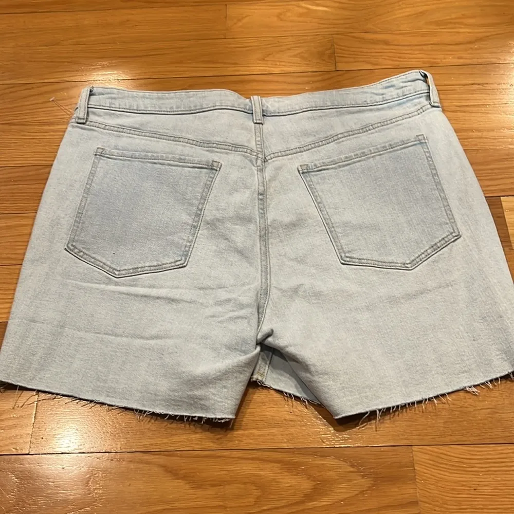 NWOT Old Navy button fly high-rise O.G straight Jean shorts size 16 . - Image 8