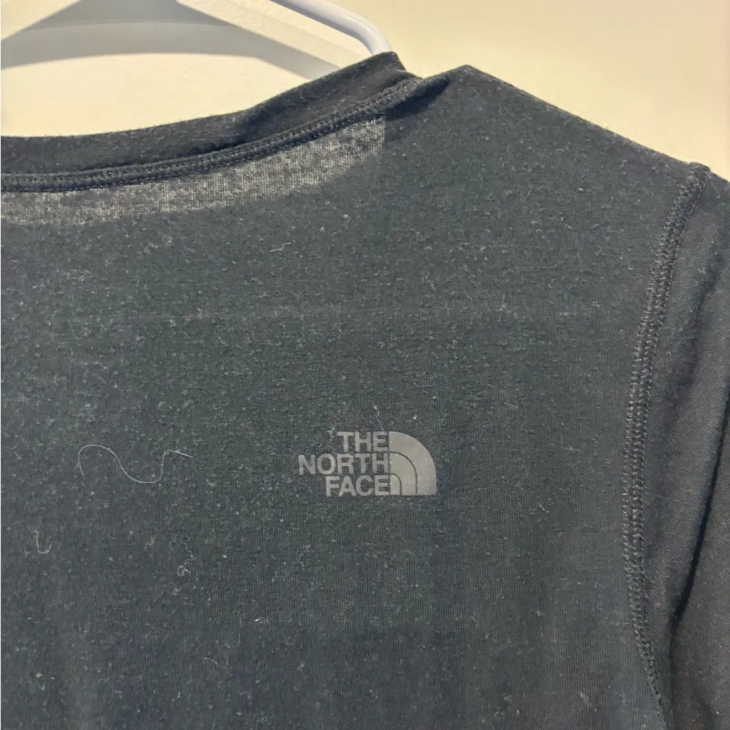 The NorthFace Women’s Flashdry Black Tee size medium - Image 7