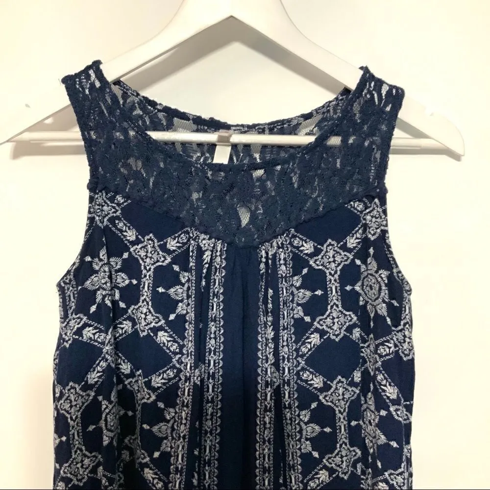 Xhilaration blue lace lined tank flowy small - Image 3