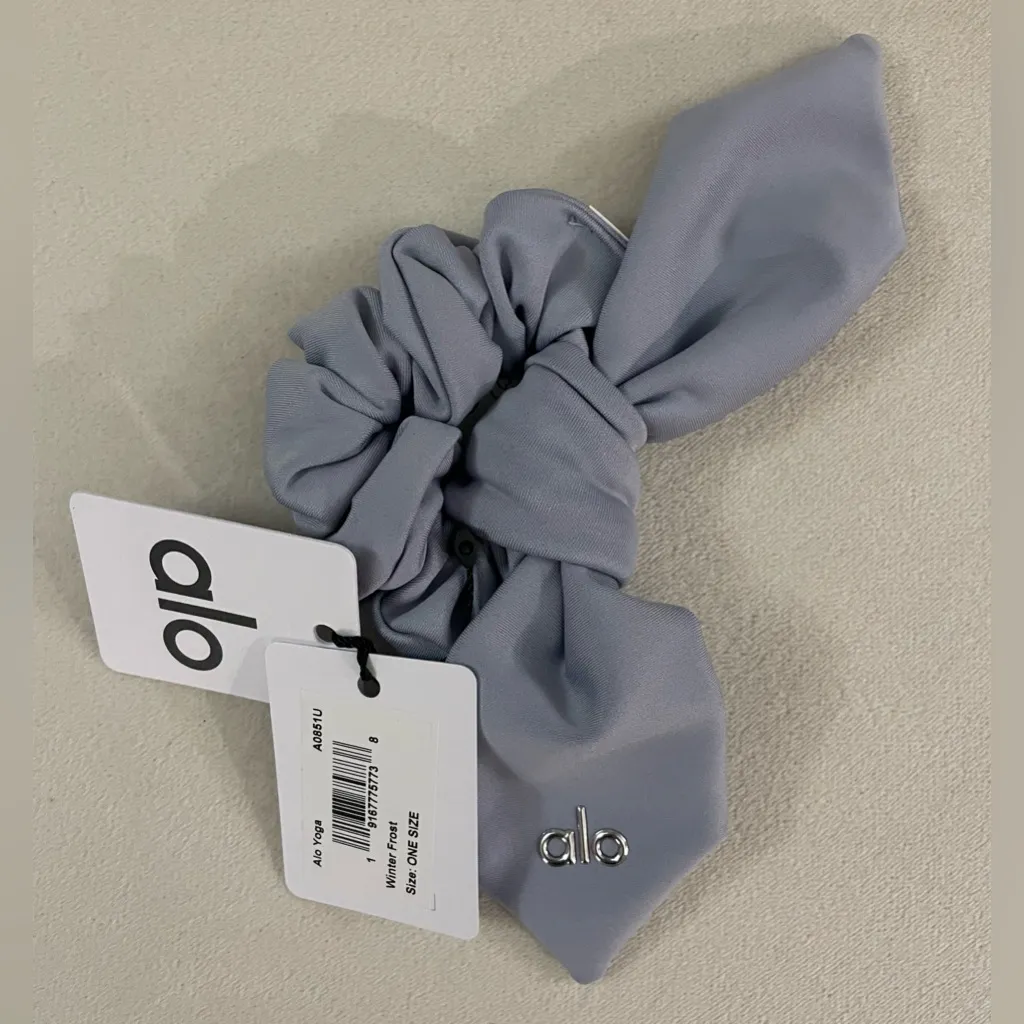 ALO Yoga NWT Airlift Rhythm Scrunchie Winter Frost Blue Color Hair Scrunchie - Image 4