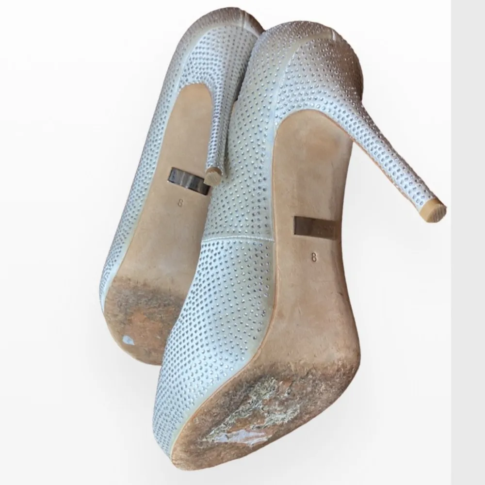 Badgley Mischka Polite Peep
Toe Studded Platform Dress Pumps -
vory 8 - Image 5