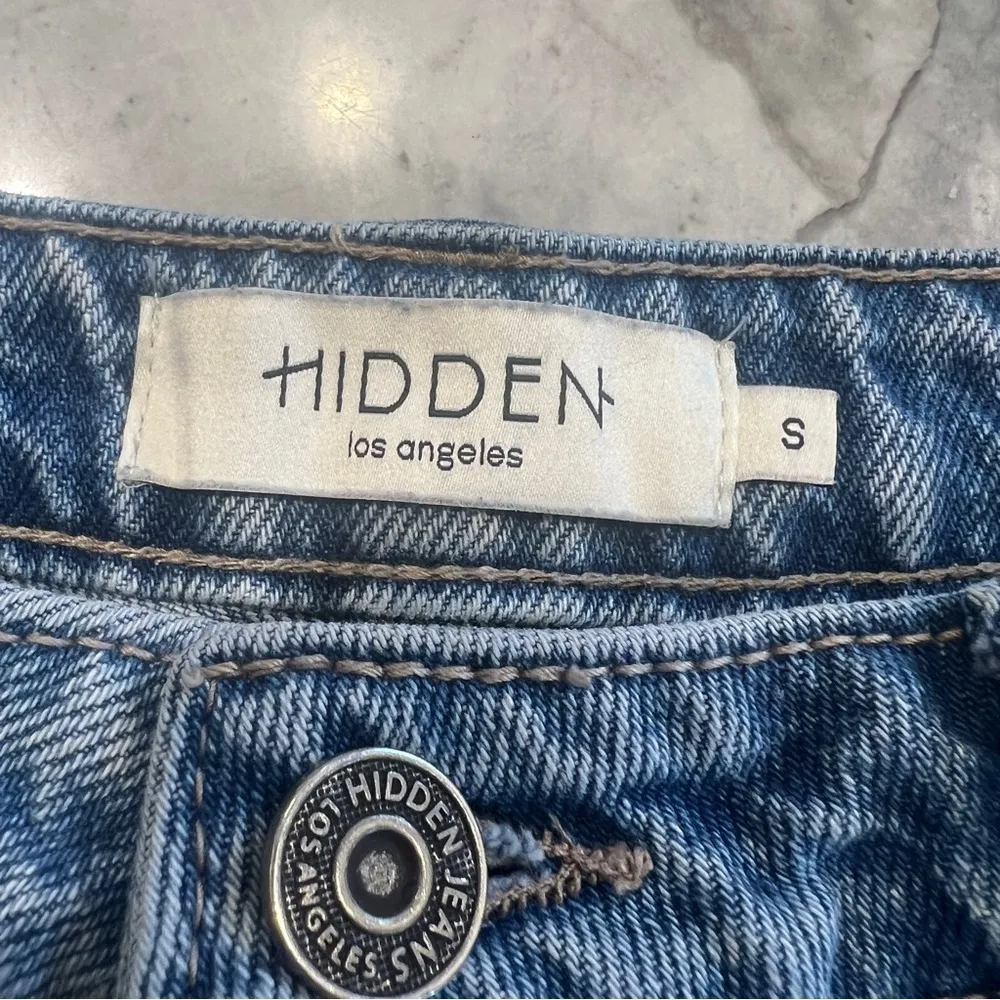 Hidden High Rise Distressed Mom Shorts Blue - Image 7
