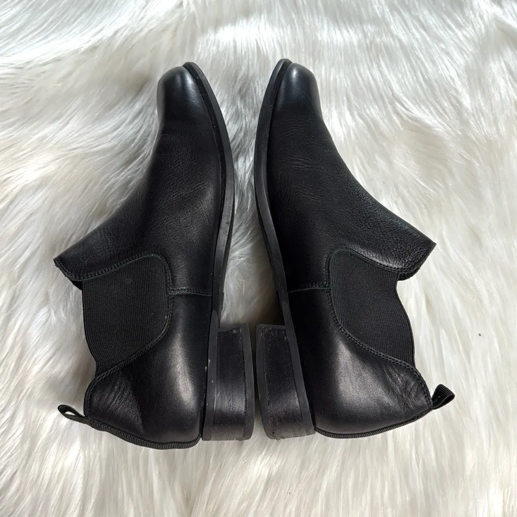 Munro Black Leather Bedford Ankle Bootie - Image 6