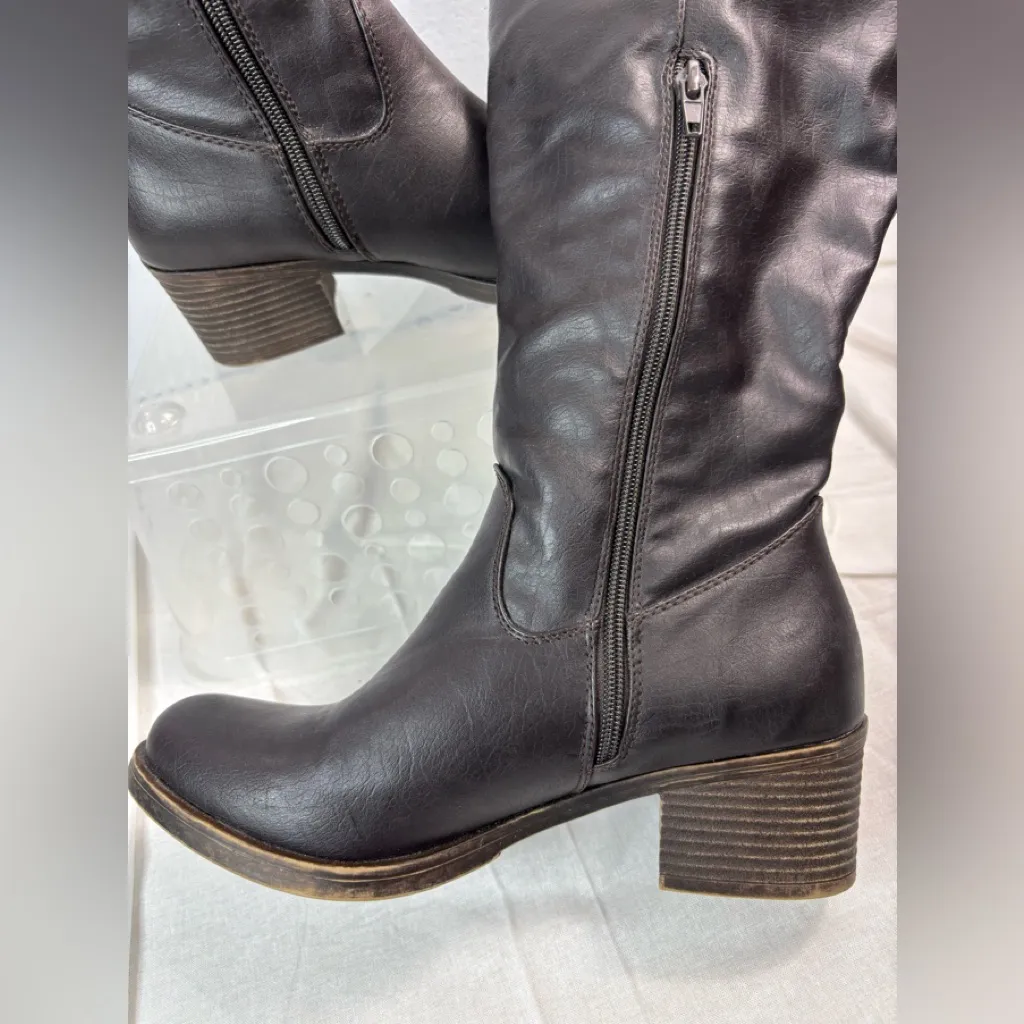 Rampage 8.5 REALTO Tall Faux Leather Wood Stack Heeled Fashion Boots in Black - Image 4