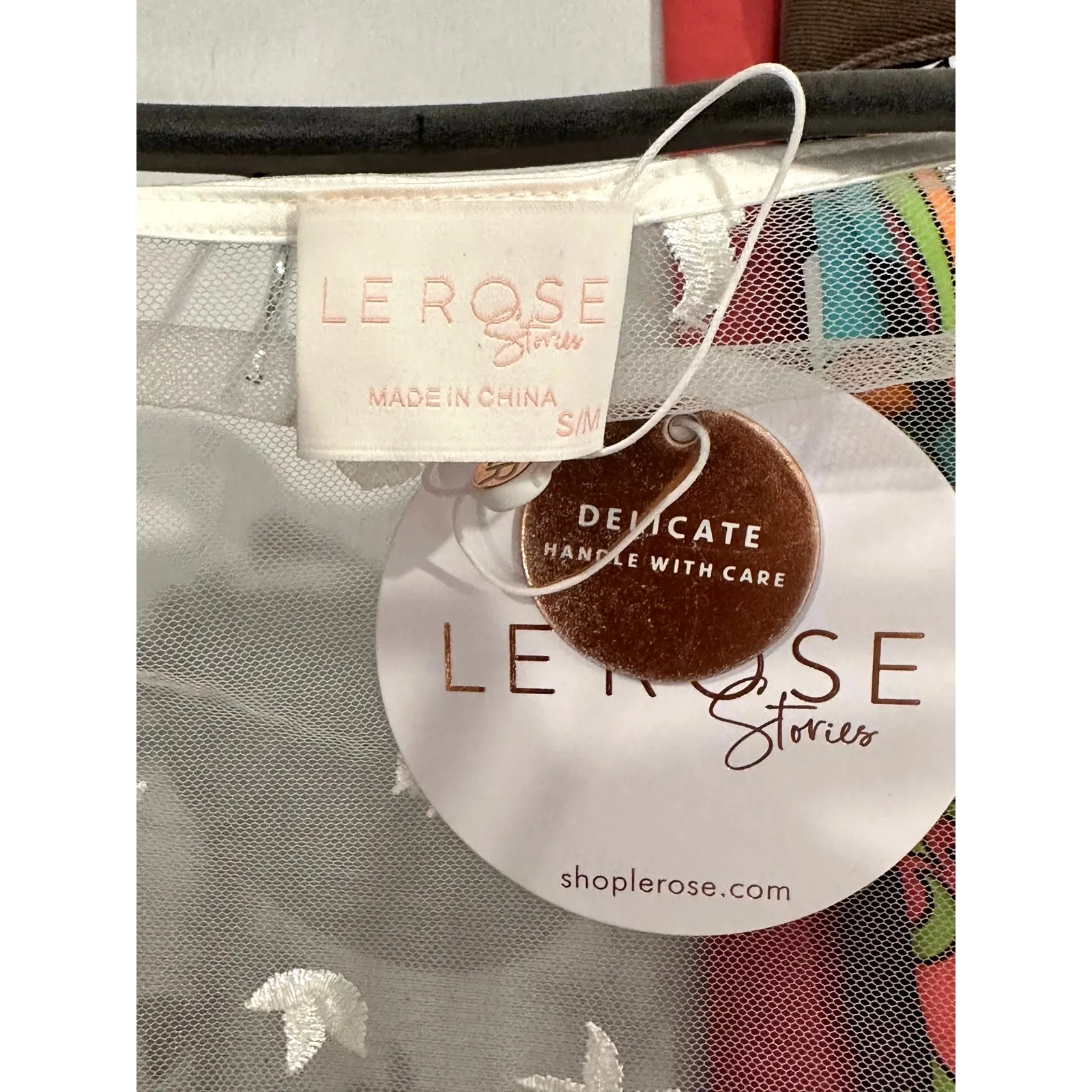 Le Rose Maya Lace Mid Thigh Open Front Robe White S/M Size M - Image 16