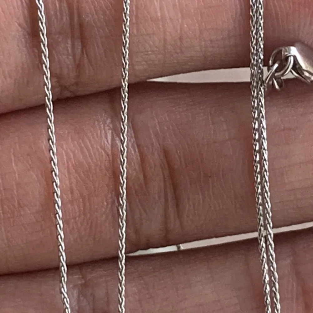 10k White Gold Diamond Cross with 18" Chain - Image 6