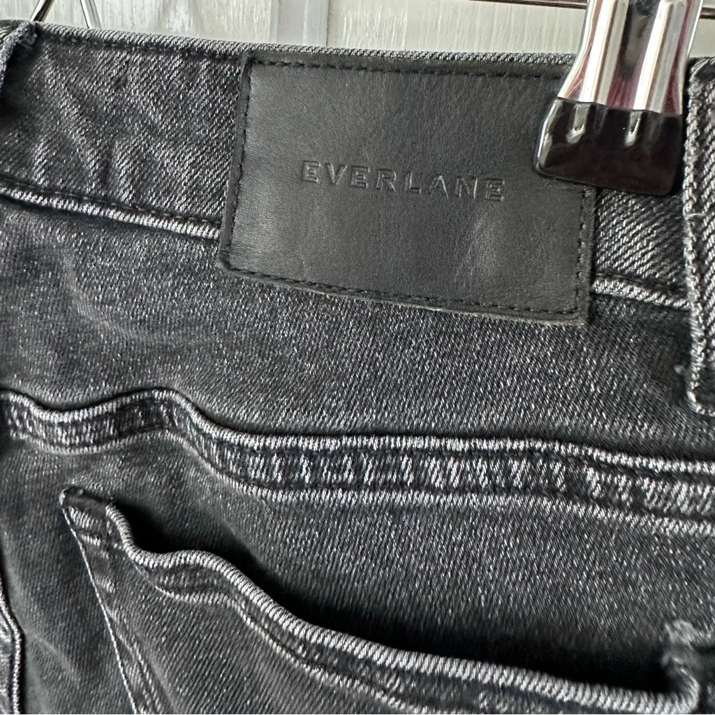 Everlane The Curvy Cheeky Crop Jean in Washed Black Denim Size 25 - Image 7