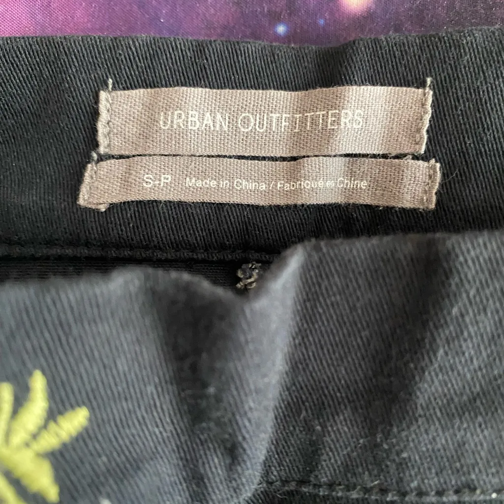 Urban Outfitters Womens Black Pants S Small 26” Embroidered Flowers Allover - Image 7