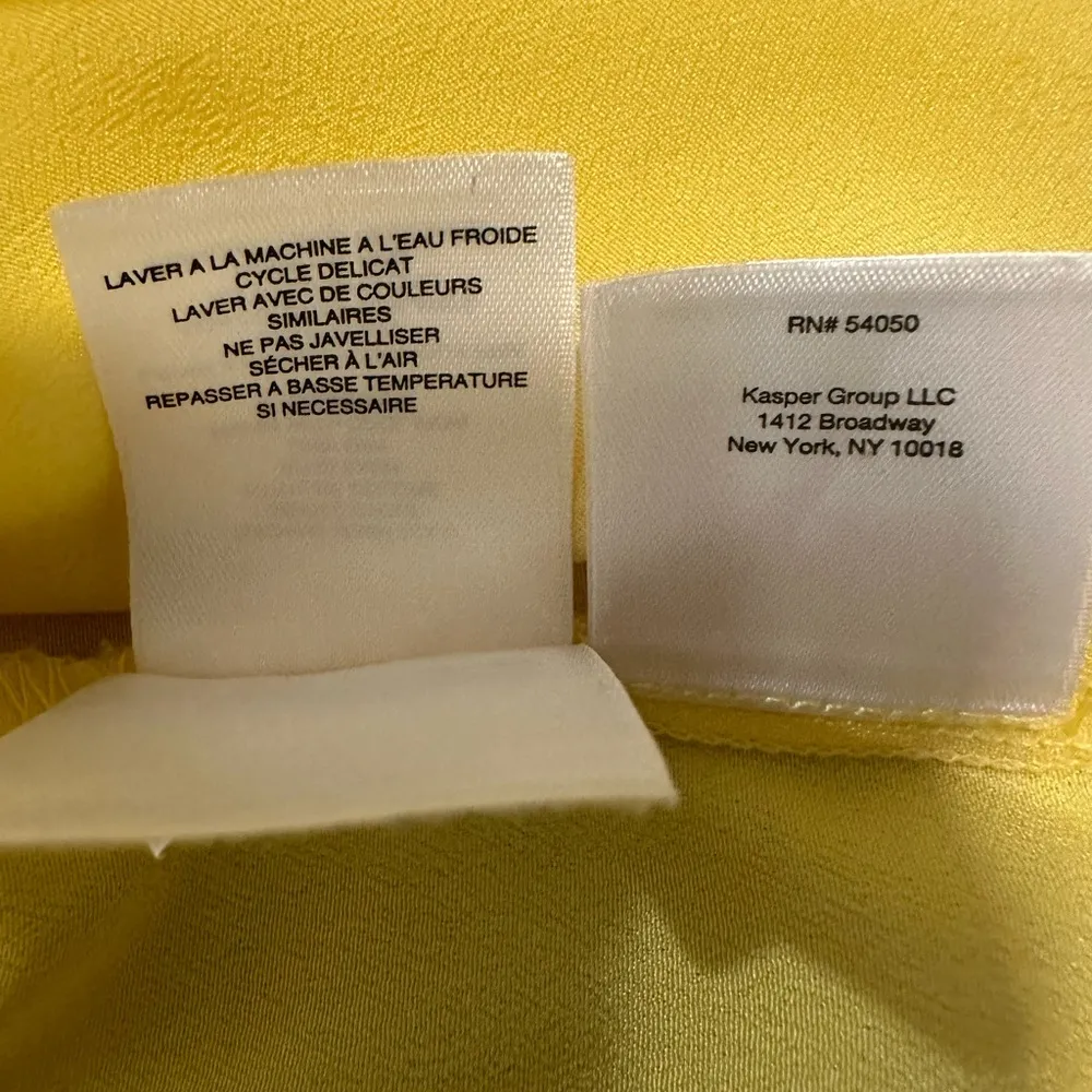 Anne Klein 3/4 sleeve zip up top Yellow Top Gold Zipper /logo size large. - Image 15