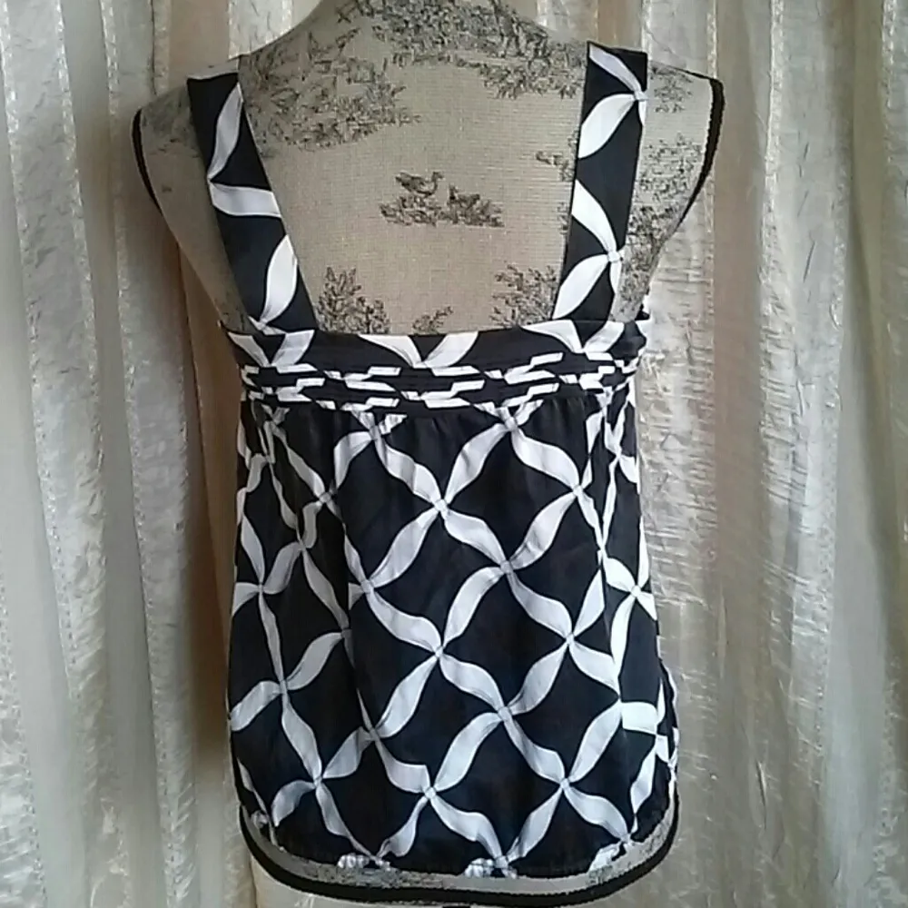 White House Black Market Women's Silk Blouse Top - Image 3