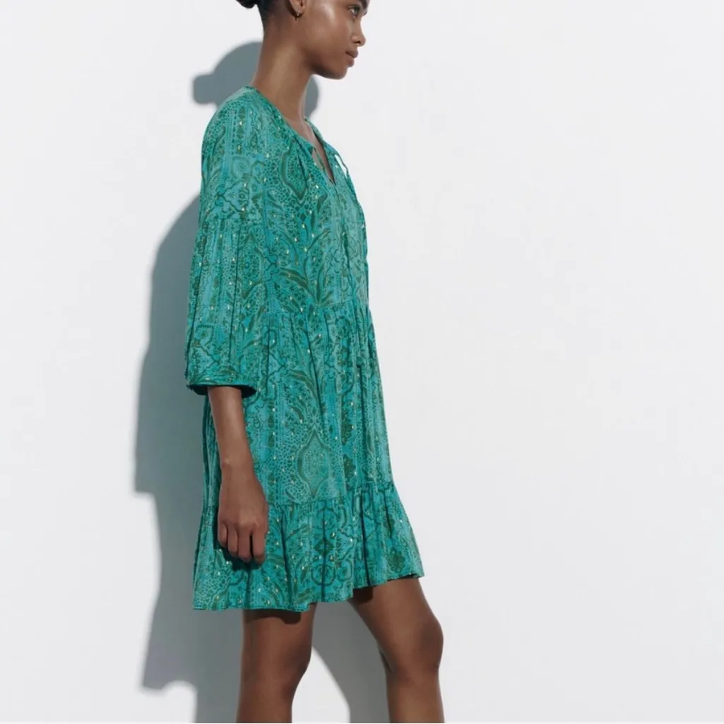 Elegant Green Patterned Dress - Image 2