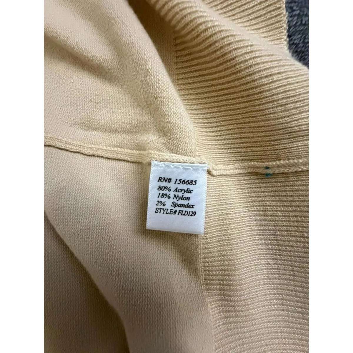 FIT APPAREL Cropped Cardigan in Beige (MEDIUM) - Image 6