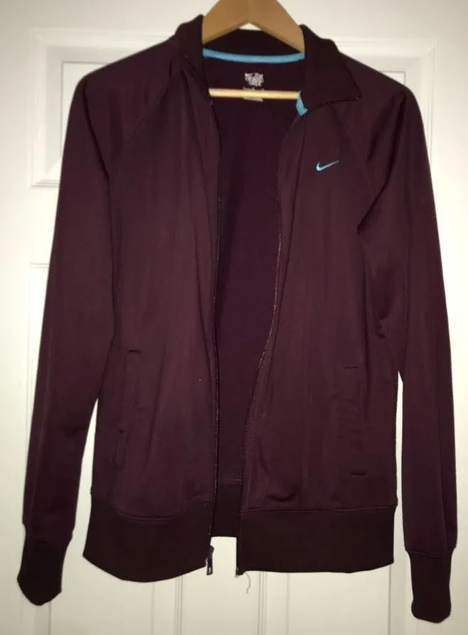 Nike maroon dry fit zip up jacket - Image 3