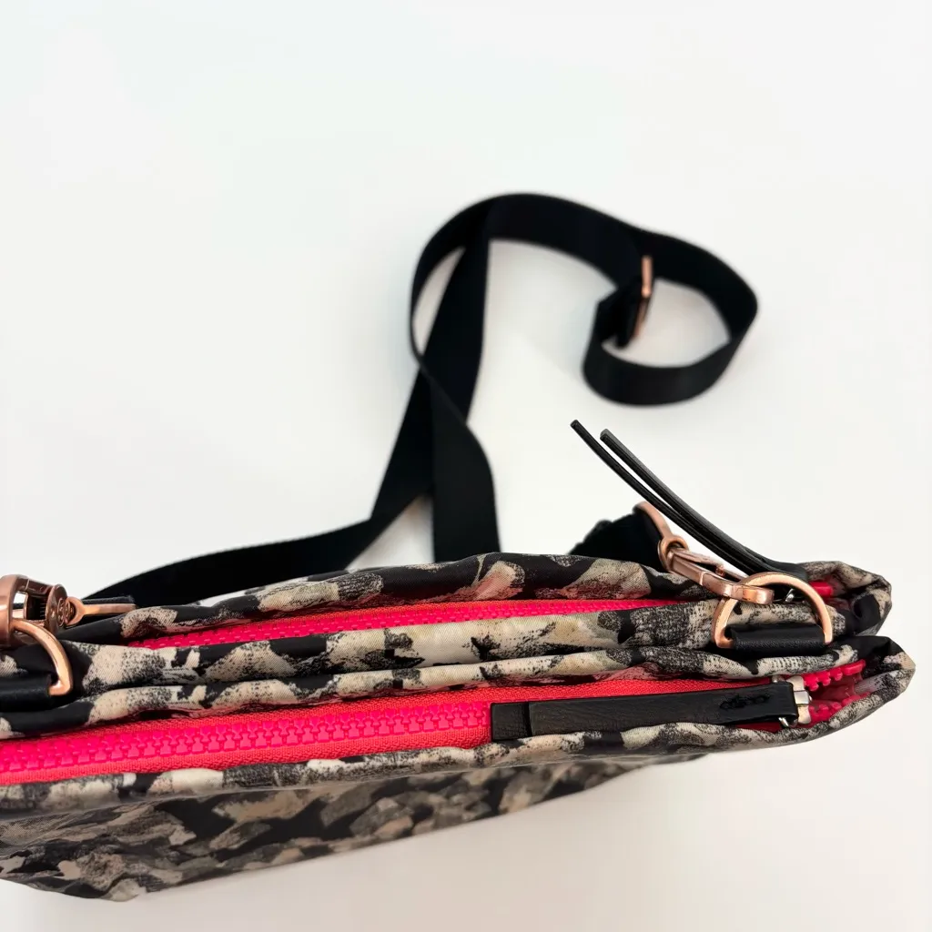 Lululemon Hip To Be Free Bag Mystic Jungle Butter Pink Black - Image 5