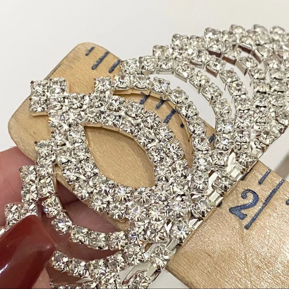 Silver tone Rhinestone Tiara - Image 7