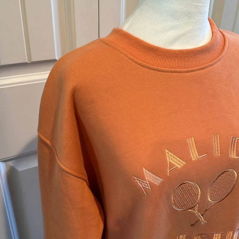Bailey Rose Medium Embroidered “Malibu Athletics” Peach Crewneck Pullover NWOT Orange - Image 7