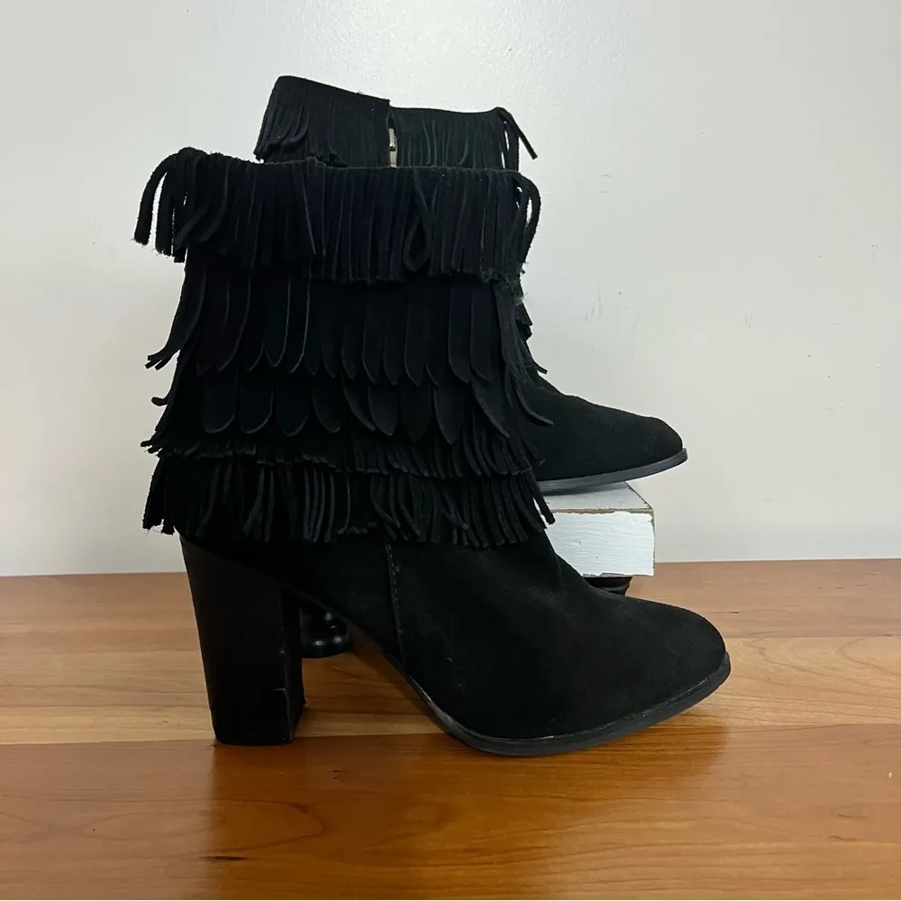 Women’s Catherine Malandrino Domenica Black Fringe Bootie Ankle Boots‎ Size 8 - Image 1