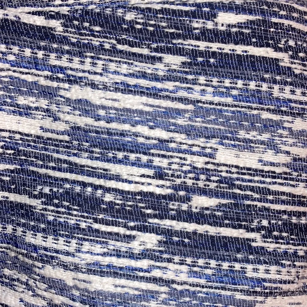 Katherine Barclay Metallic Embroidered Tweed Knit Shorts Size 6 Blue & White - Image 3