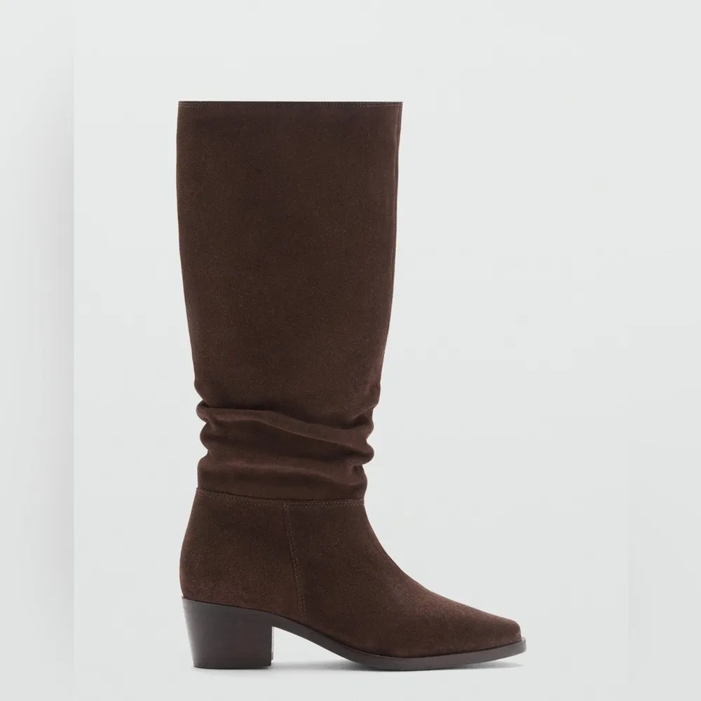 100% bovine leather. Long design. Square heel. Height:‎ 5cm. Zipper closure. - Image 2