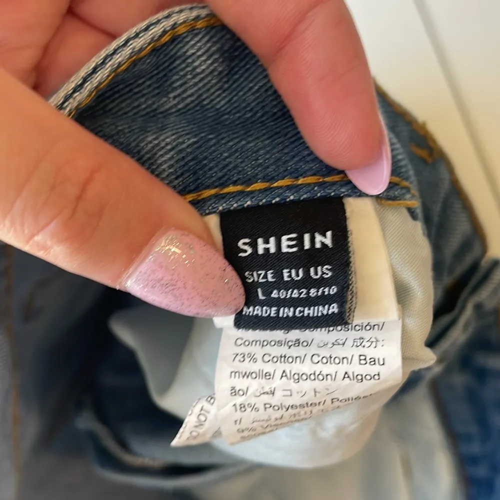 Shein Distressed Jean Shorts - Image 4