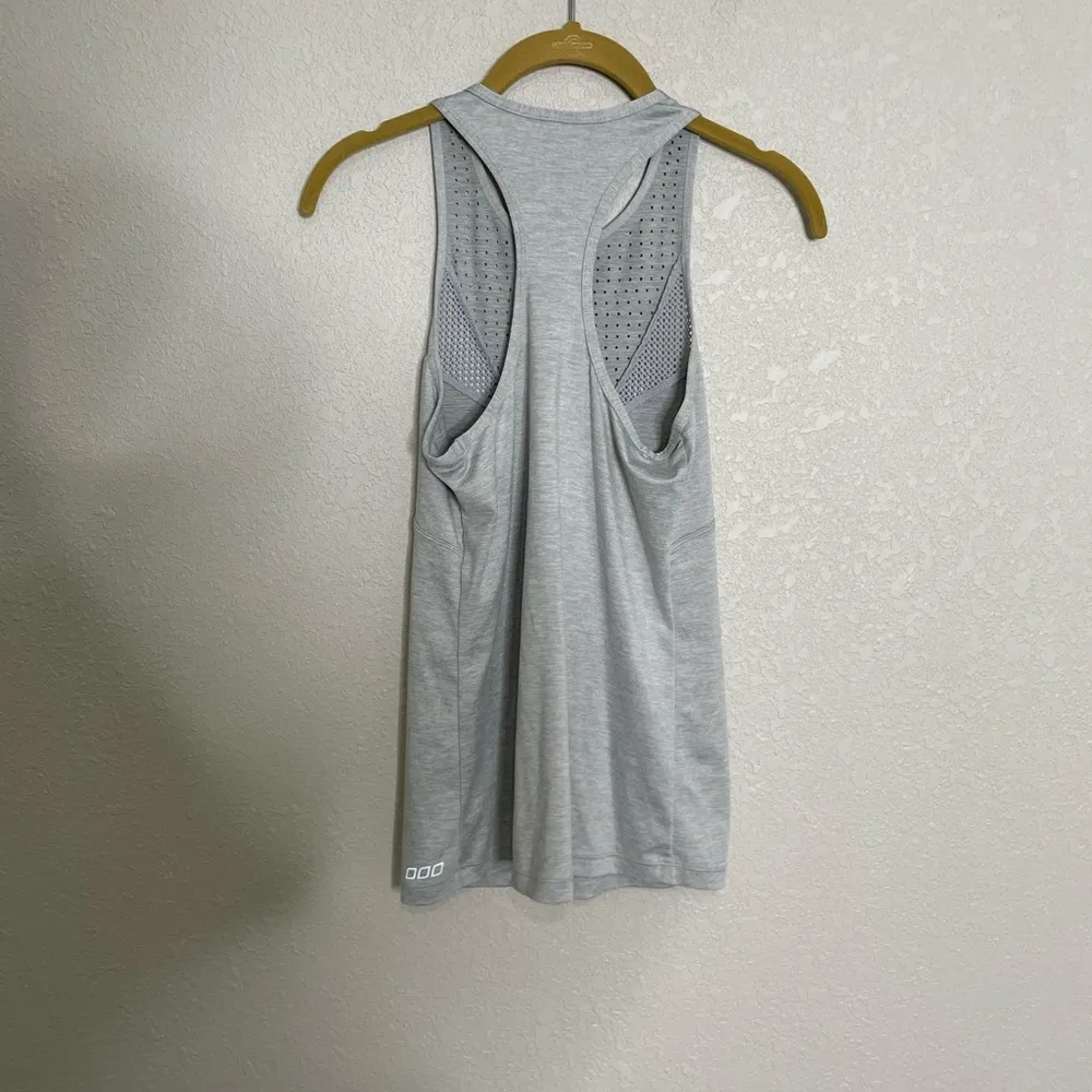 Lorna Jane Gray Perforated Tank XS - Image 5