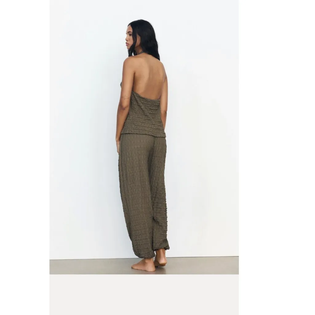 NWOT ZARA Trousers made of fabric with a relief pattern Green - Image 5