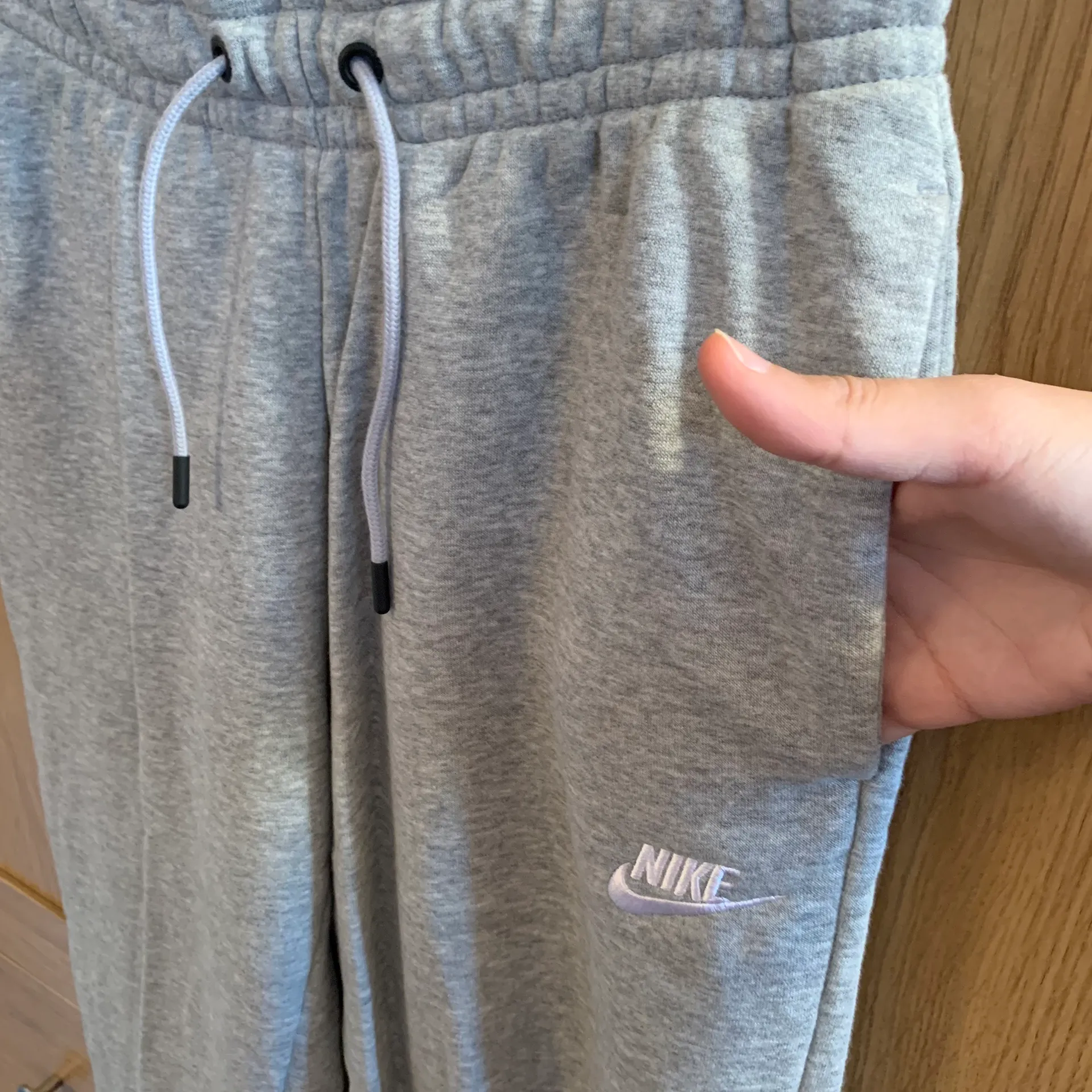 Nike Women’s  Grey Sweatpants - Image 7