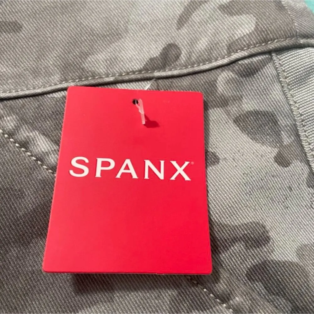 NEW SPANX Size Large Camo Shorts Stretch Twill Shorts Smoothing Flattering - Image 11