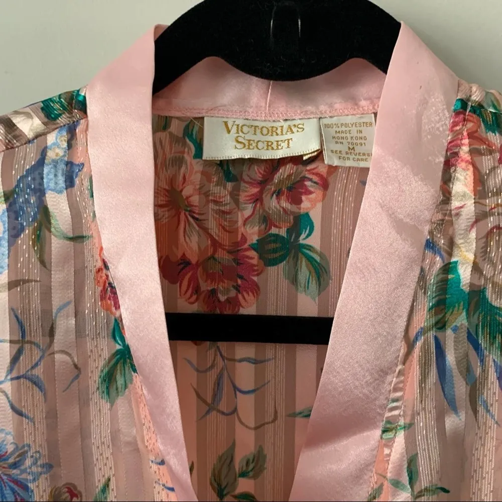 Vintage Victoria’s Secret Gold Label Floral Satin Button Down Pajama Top Size M - Image 4